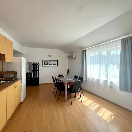 съни хаус - Sunny House