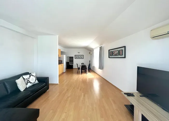 съни хаус - Sunny House