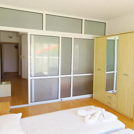 съни хаус - Sunny House Apartman Bjala