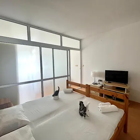 съни хаус - Sunny House Apartman